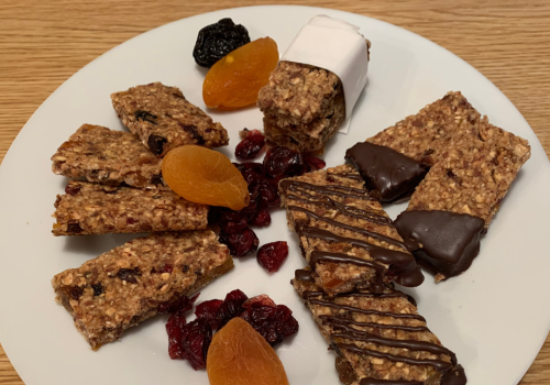Müsliriegel mit Trockenfrüchten