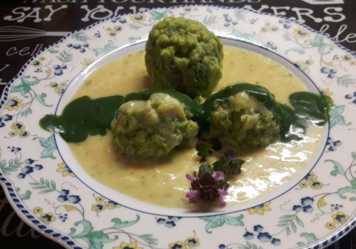 Brennnesselspinat-Knödel