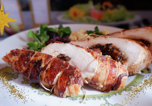 Dörrzwetschke in Hühnerbrüstchen mit Cremepolenta