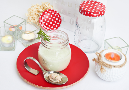 Kalte Gurkensuppe mit Dillnockerln