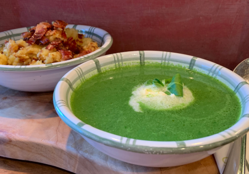 Vogerlsalatsuppe mit Erdäfpfelsterz