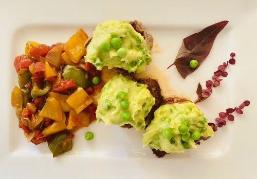 Erbsenpüree auf Schweinsmedaillons