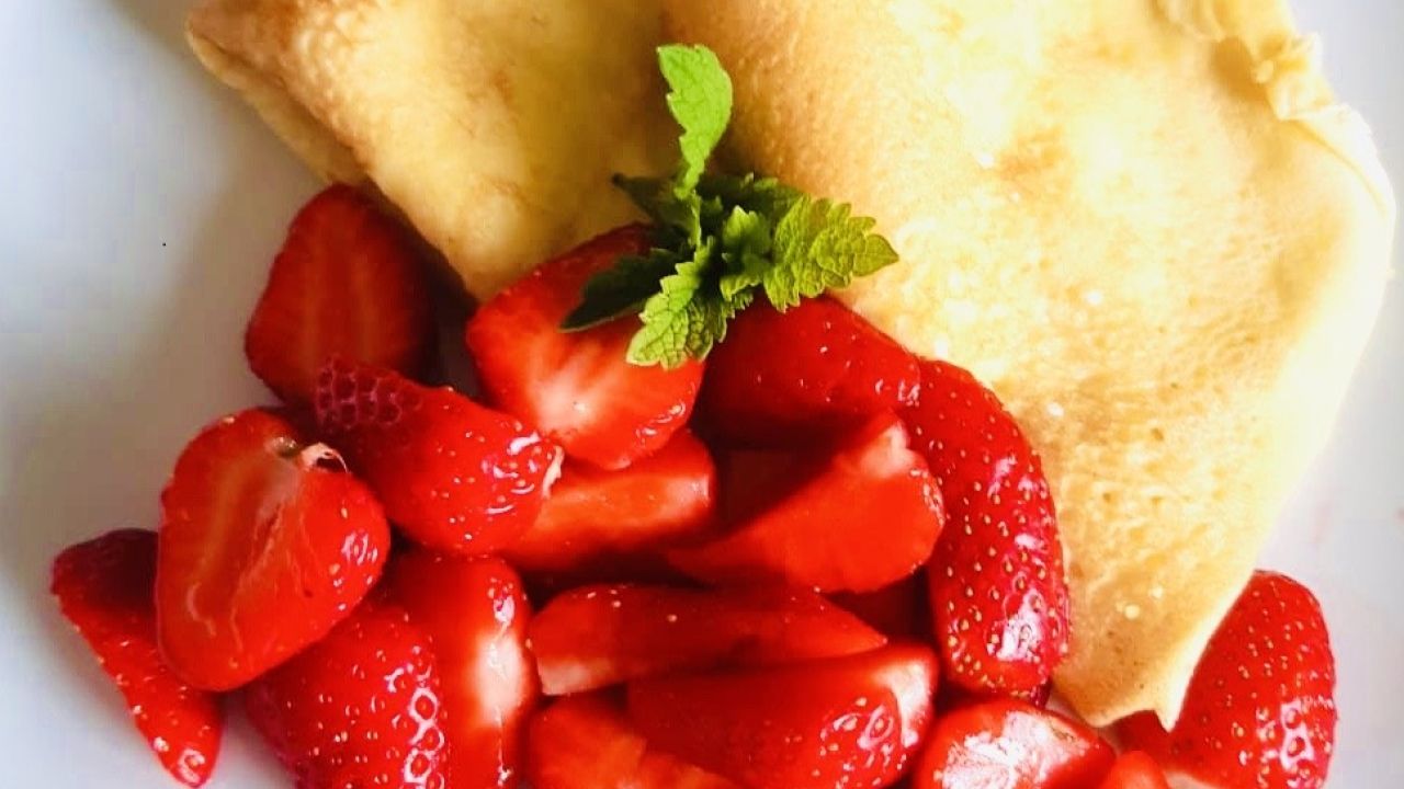 Crepes mit feiner Topfencreme