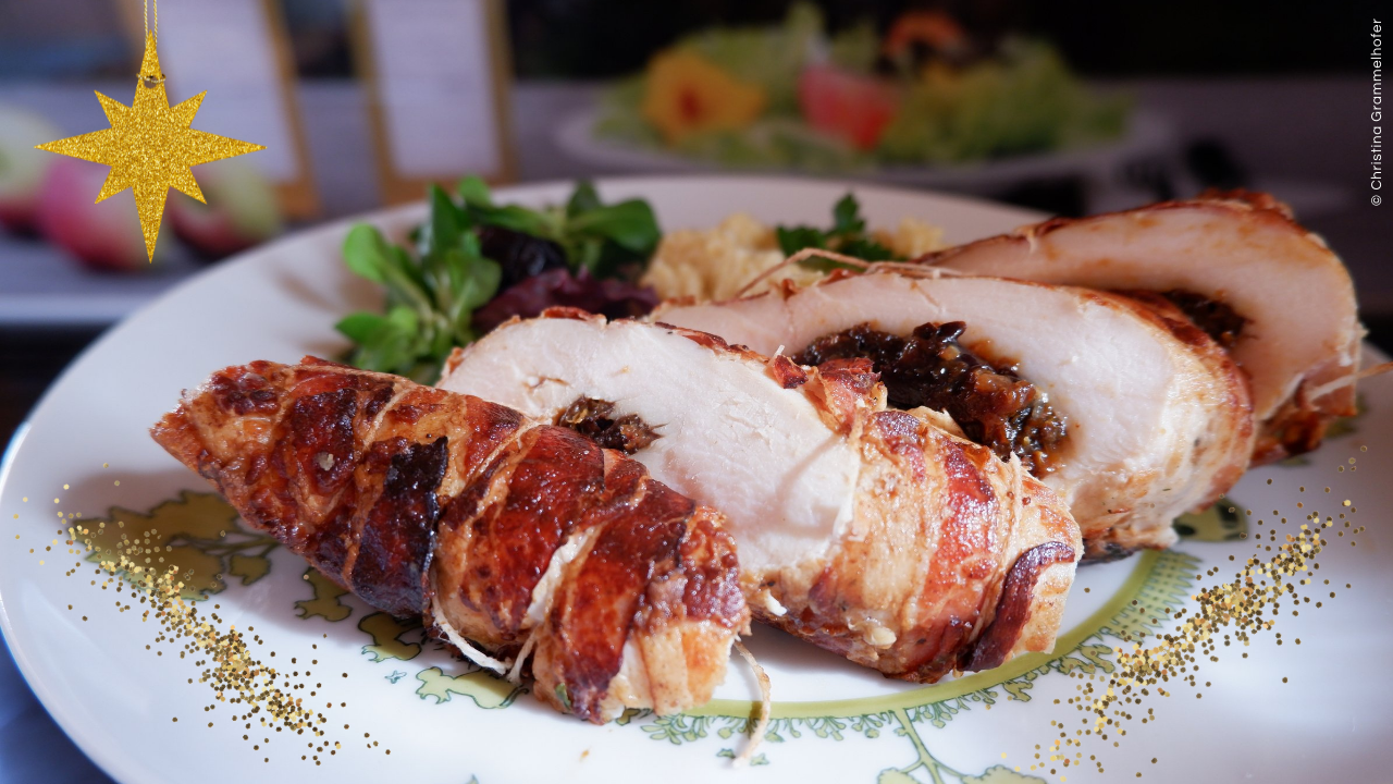 Dörrzwetschke in Hühnerbrüstchen mit Cremepolenta