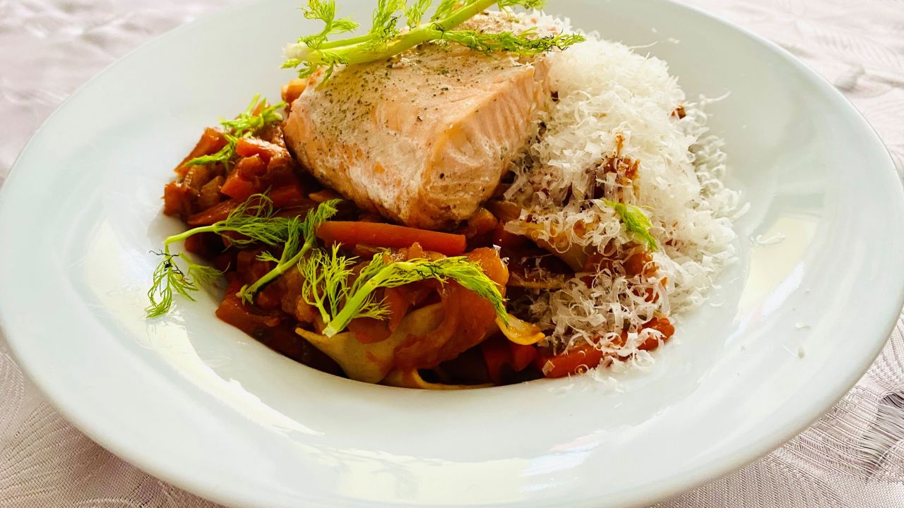 Fenchel-Ingwer Pasta mit Lachsforellenfilet