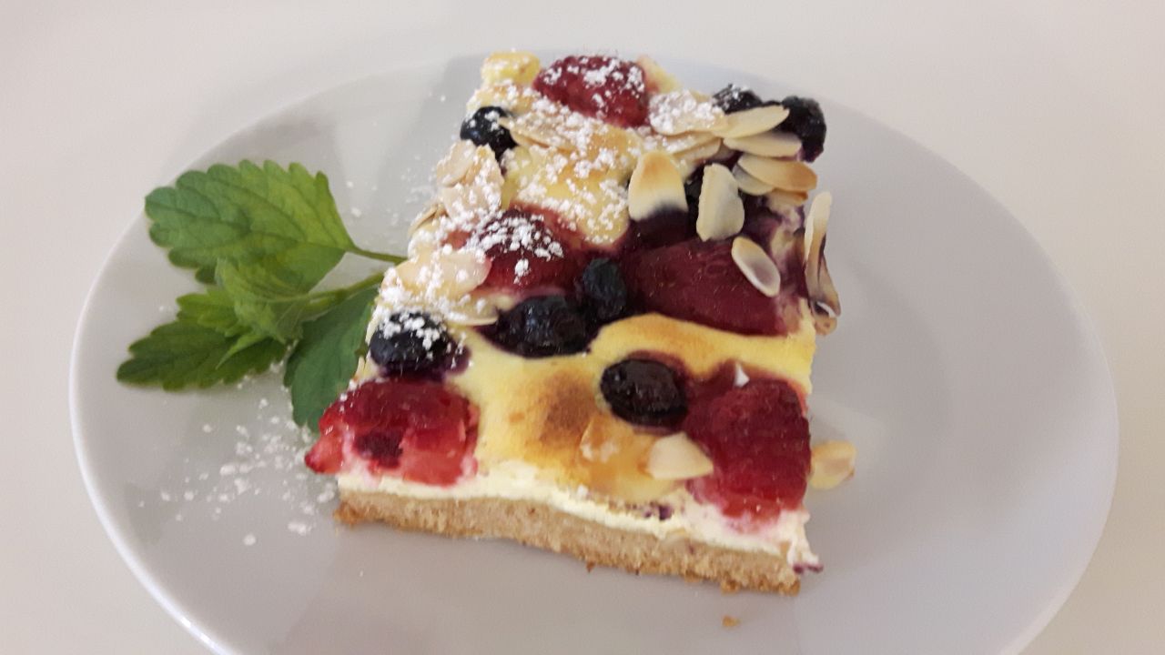 Fruchtige Topfen-Mürbteigschnitte