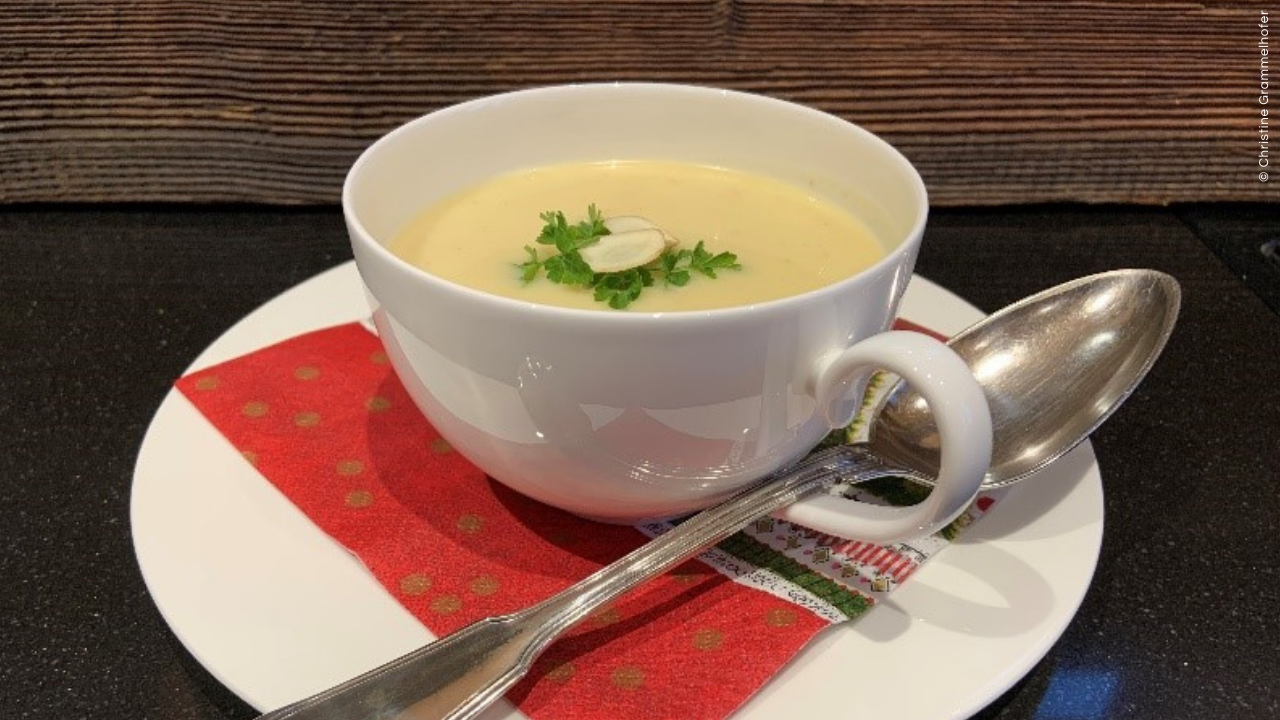 Apfel-Sellerie-Suppe